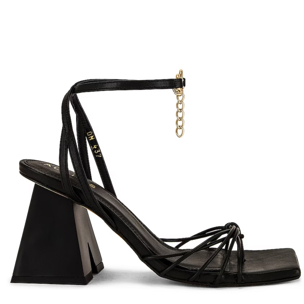 Gorgeous black Alohas sandal heels, only worn once.